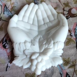 Westmoreland White Milk Glass Open Double Hands Trinket Soap Dish Floral Leaves